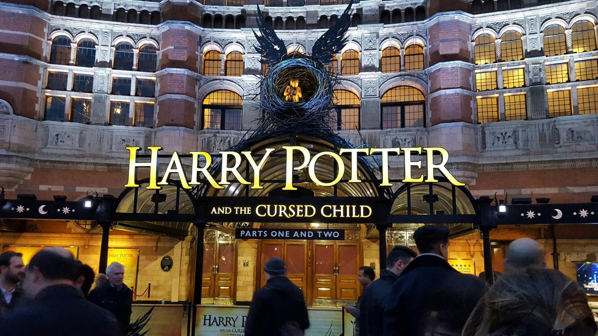 Cool Covent Garden Theatre Design Hub For Families Friends Couples Apartment London Luaran gambar