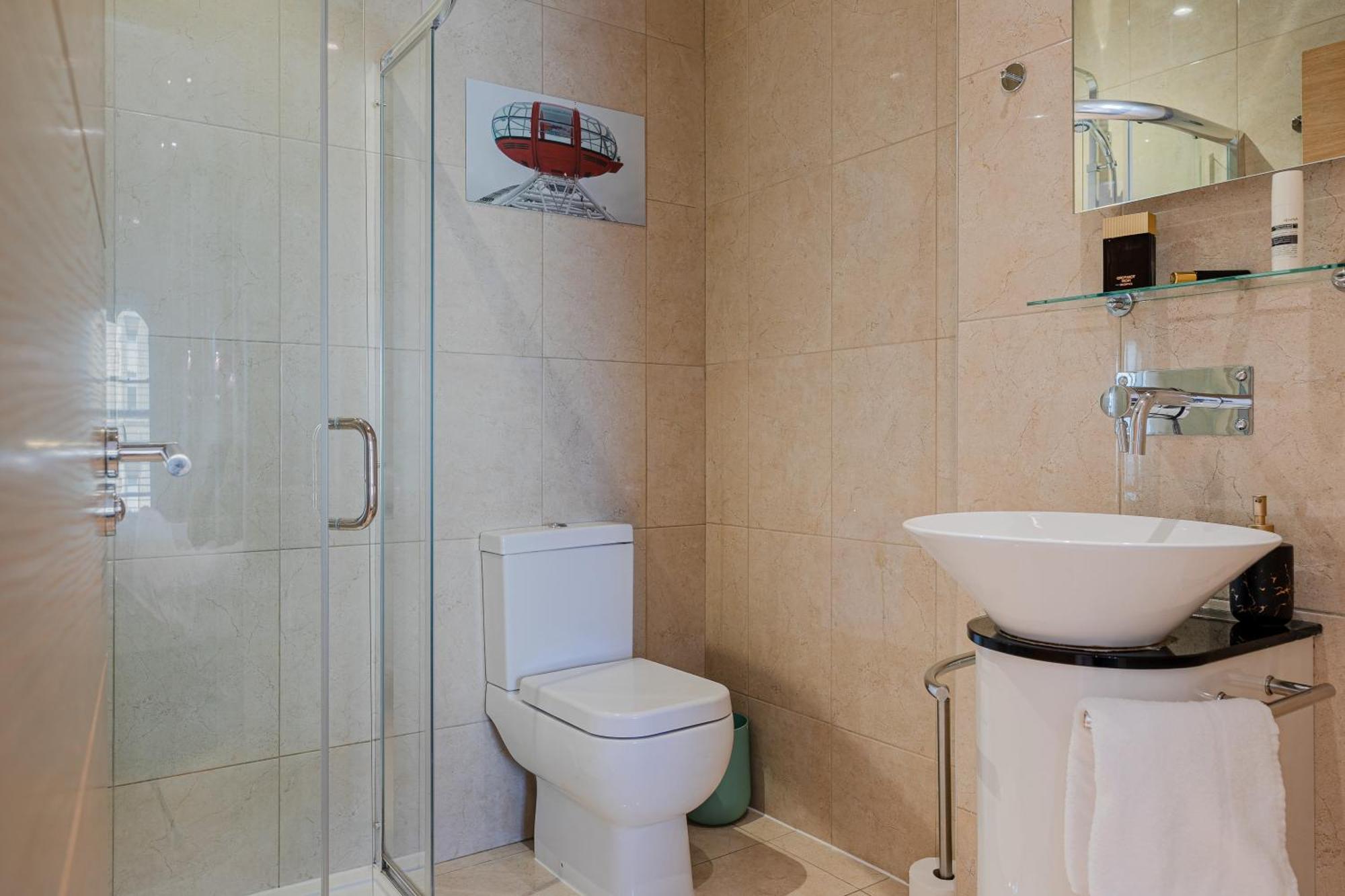 Cool Covent Garden Theatre Design Hub For Families Friends Couples Apartment London Luaran gambar